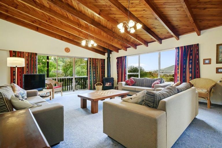 Photo of property in 24 Westhaven Drive, Tawa, Wellington, 5028