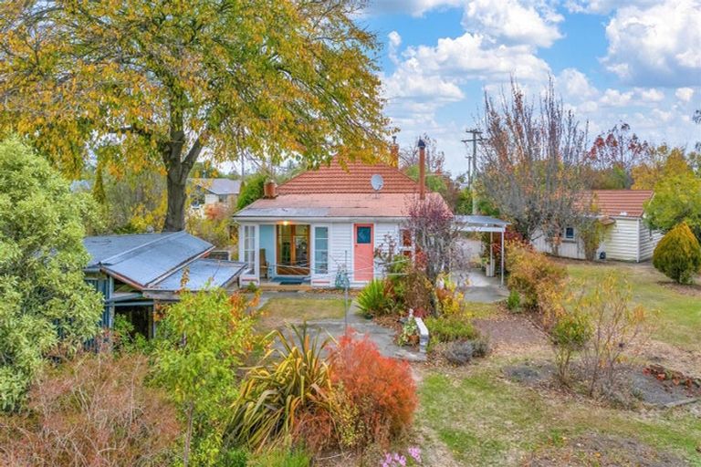 Photo of property in 15 Douglas Road, Amberley, 7410