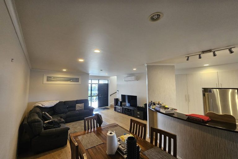 Photo of property in Tuscany Towers, 30/1 Ambrico Place, New Lynn, Auckland, 0600