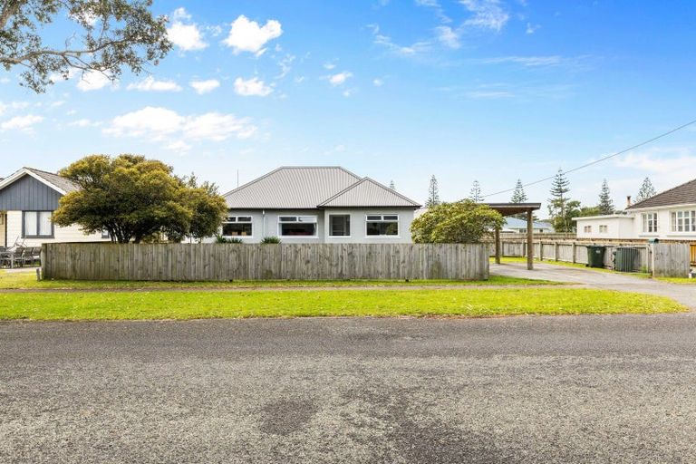Photo of property in 90 Centennial Avenue, Waitara, 4320