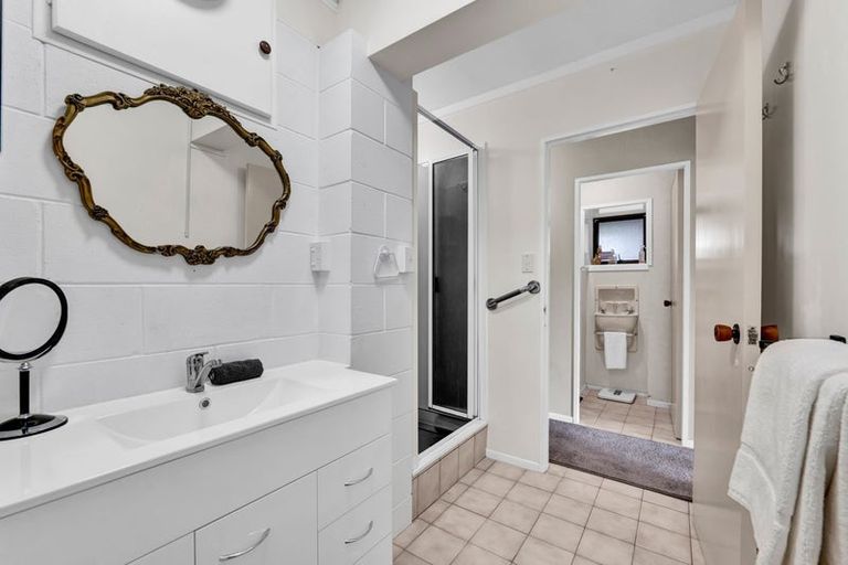 Photo of property in 5 Ruskin Place, Westown, New Plymouth, 4310