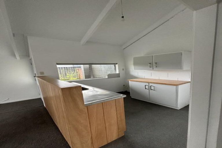 Photo of property in 45 Seaview Road, Marfell, New Plymouth, 4310