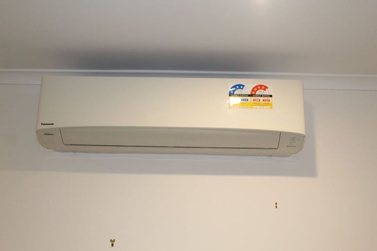 Photo of property in 24a Titoki Street, Te Atatu Peninsula, Auckland, 0610