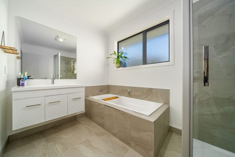 Photo of property in 8 Topsail Way, Whitby, Porirua, 5024