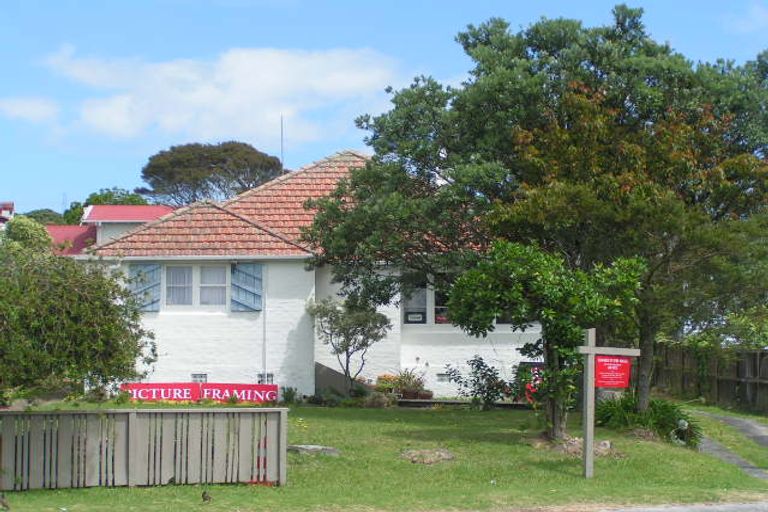 Photo of property in 325 Lake Road, Hauraki, Auckland, 0622