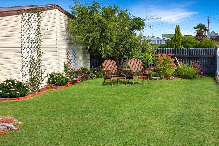 Photo of property in 22 Shortt Street, Foxton Beach, Foxton, 4815