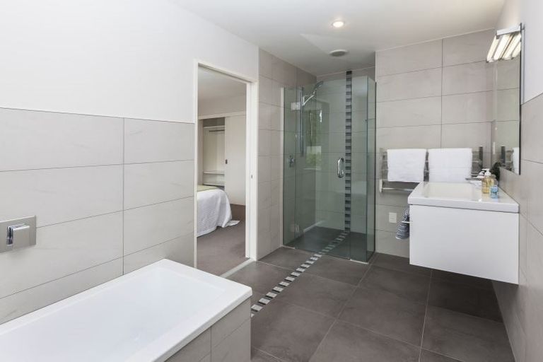 Photo of property in 87 Glandovey Road, Fendalton, Christchurch, 8052