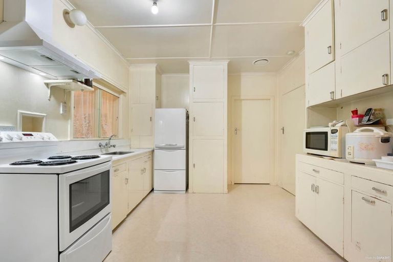 Photo of property in 42 Ranfurly Road, Papatoetoe, Auckland, 2104