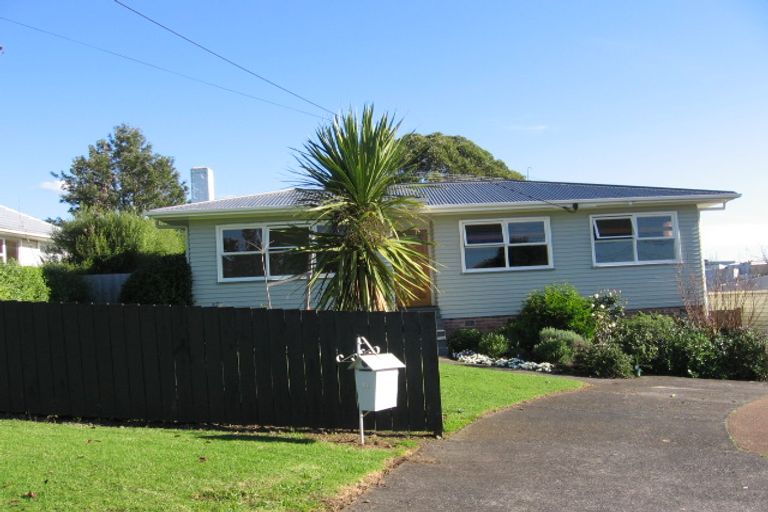 Photo of property in 126 Flanshaw Road, Te Atatu South, Auckland, 0610