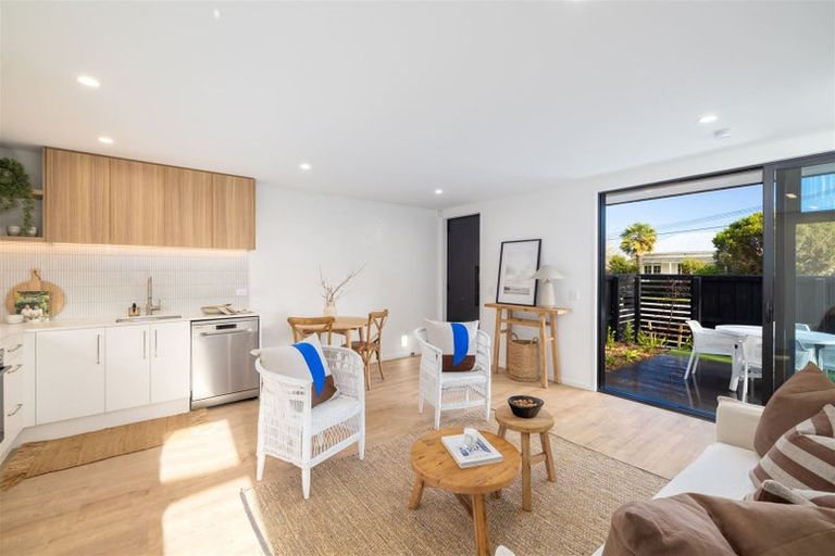 Photo of property in 2/66 Cleveland Street, Edgeware, Christchurch, 8013