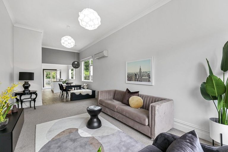 Photo of property in 44 Stanley Street, Berhampore, Wellington, 6023