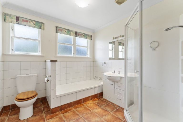 Photo of property in 12 Te Rauparaha Street, Otaki, 5512