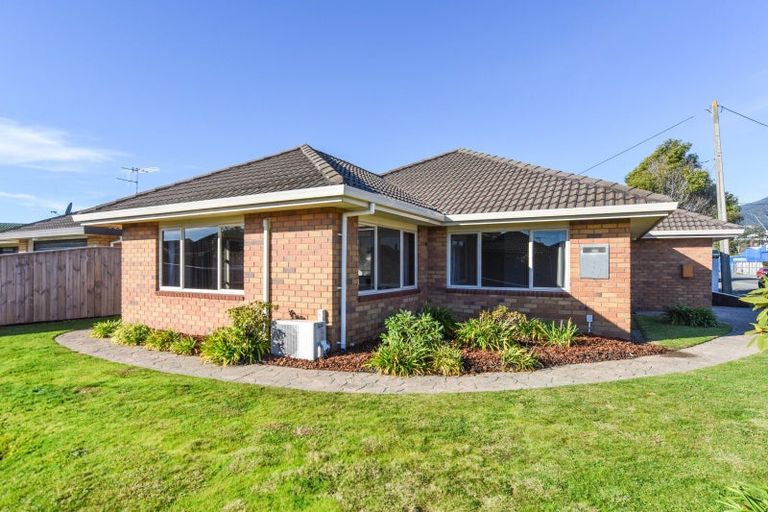 Photo of property in 68 Parkers Road, Tahunanui, Nelson, 7011