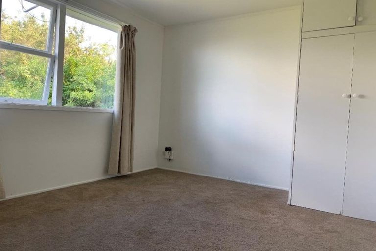 Photo of property in 606 Glenfield Road, Bayview, Auckland, 0629
