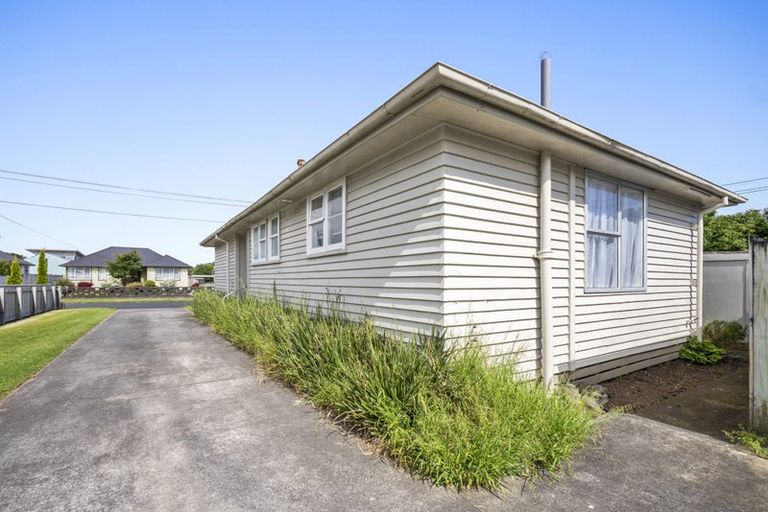 Photo of property in 55 Lismore Street, Merrilands, New Plymouth, 4312