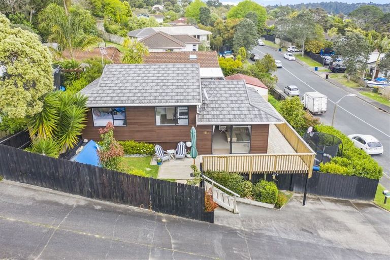 Photo of property in 1/111 Spinella Drive, Bayview, Auckland, 0629