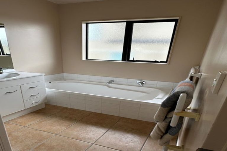 Photo of property in 11 Milford Street, Aotea, Porirua, 5024