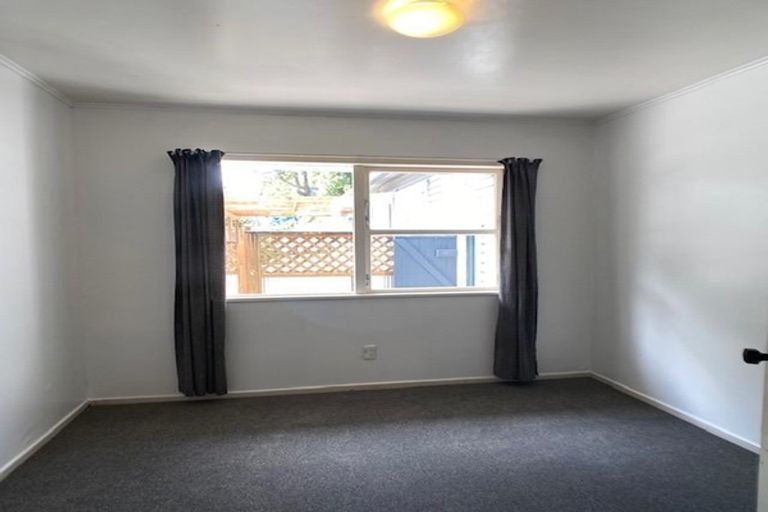 Photo of property in 50 Stottholm Road, Titirangi, Auckland, 0604