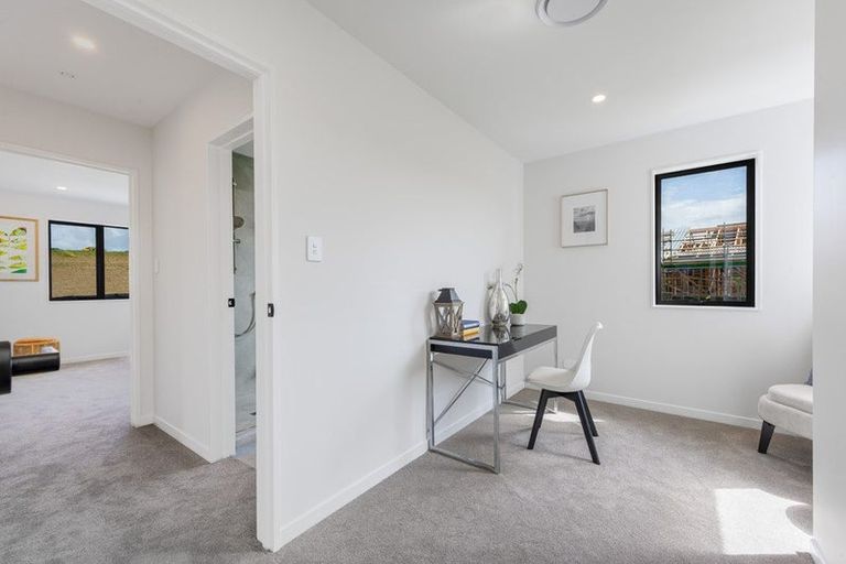 Photo of property in 16 Pekanga Road, Orewa, 0931