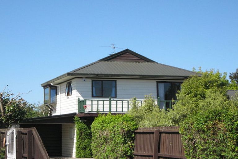 Photo of property in 25 Solomon Avenue, Redwood, Christchurch, 8051