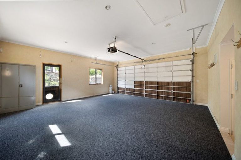 Photo of property in 25 Brooke Ridge Rise, East Tamaki Heights, Auckland, 2016