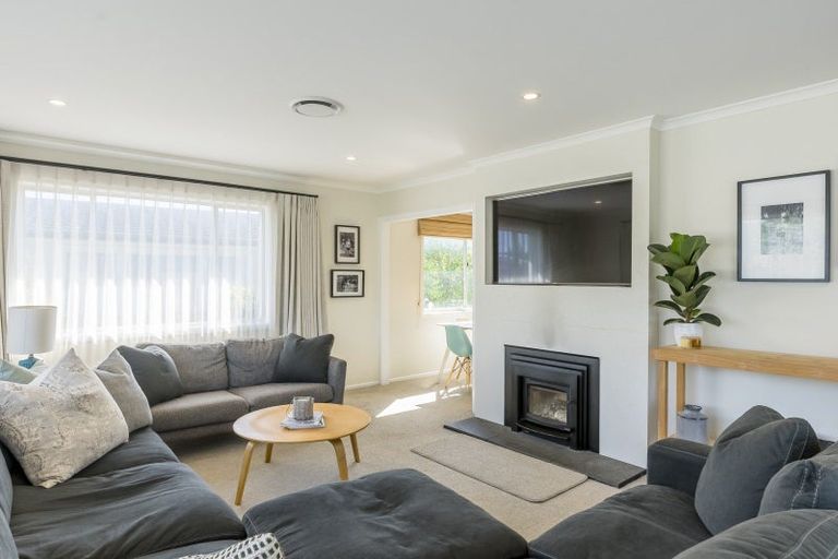 Photo of property in 77 Gray Avenue, Paraparaumu Beach, Paraparaumu, 5032