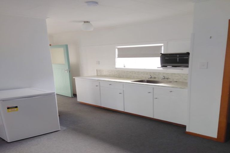 Photo of property in 25 Fulford Street, New Plymouth, 4310