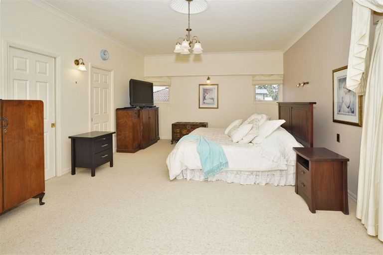Photo of property in 16 Tironui Terrace, Western Heights, Hamilton, 3200