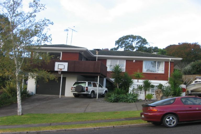 Photo of property in 26 Gretel Place, Hillcrest, Auckland, 0627