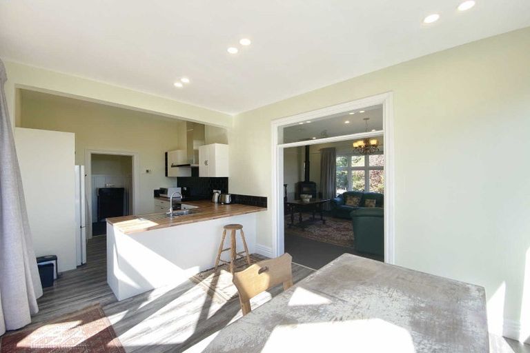 Photo of property in 31 Dyers Pass Road, Cashmere, Christchurch, 8022