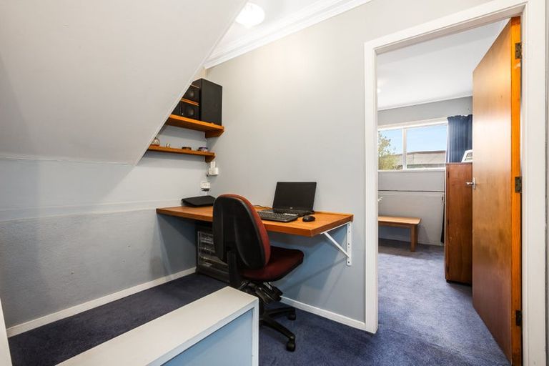 Photo of property in 22c Kahu Road, Paremata, Porirua, 5024