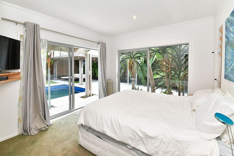 Photo of property in 6 Pine Road, Orewa, 0931