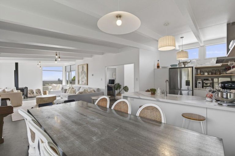 Photo of property in 25 Nevada Drive, Merrilands, New Plymouth, 4312