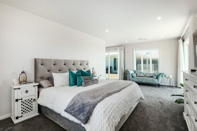 Photo of property in 87 Rutherford Drive, Waikanae Beach, Waikanae, 5036