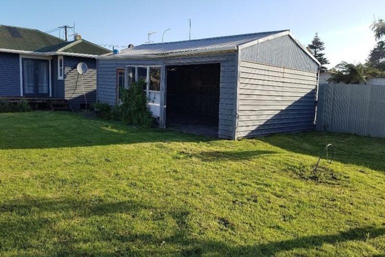Photo of property in 6 Hadfield Street, Beach Haven, Auckland, 0626