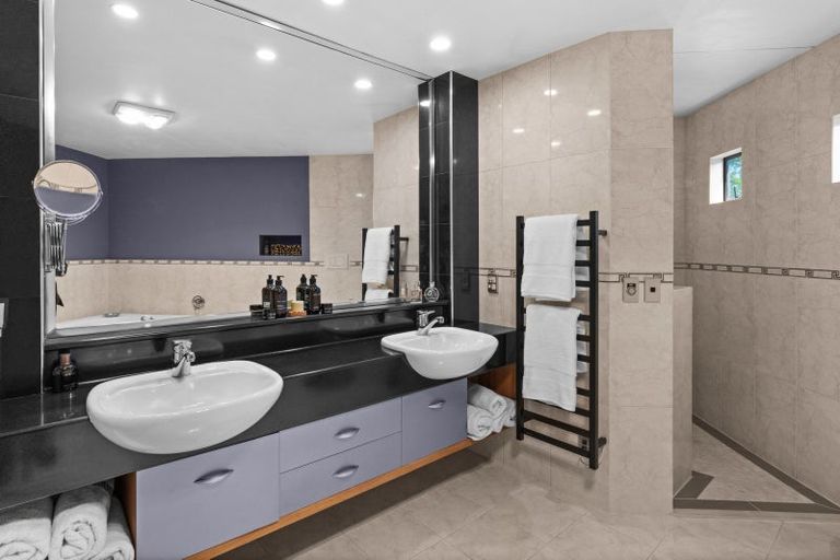 Photo of property in 375 Saint Georges Road, Havelock North, 4130