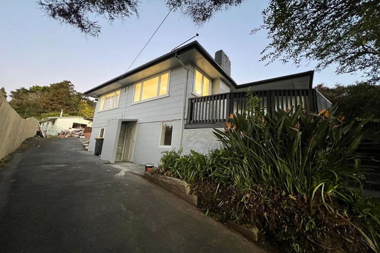Photo of property in 7 Rangeview Road, Sunnyvale, Auckland, 0612