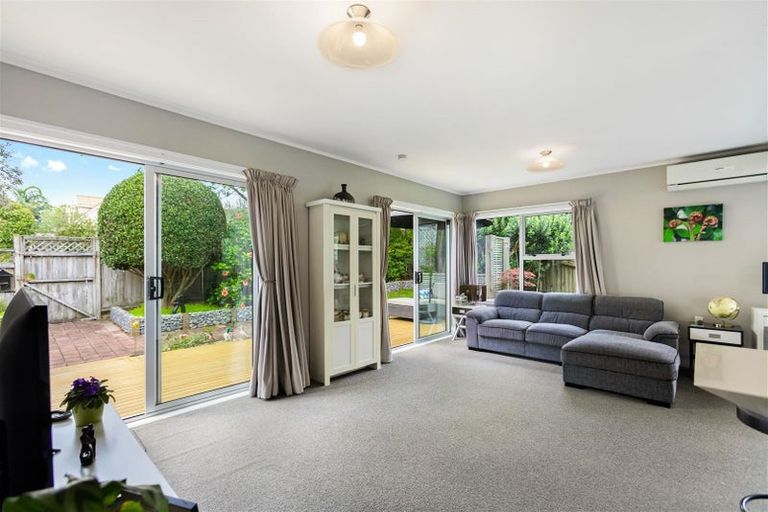 Photo of property in 1/33 Halberg Street, Glenfield, Auckland, 0629
