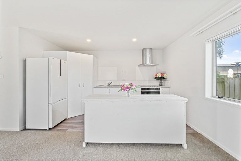 Photo of property in 11 Kamahi Crescent, Papamoa Beach, Papamoa, 3118