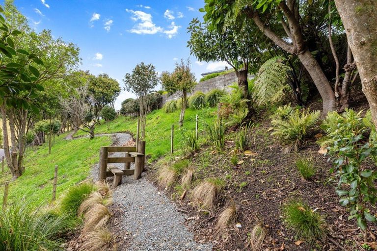 Photo of property in 135 Waikite Road, Welcome Bay, Tauranga, 3175