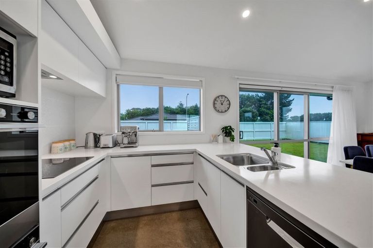 Photo of property in 10 Hawetaone Street, Bell Block, New Plymouth, 4312