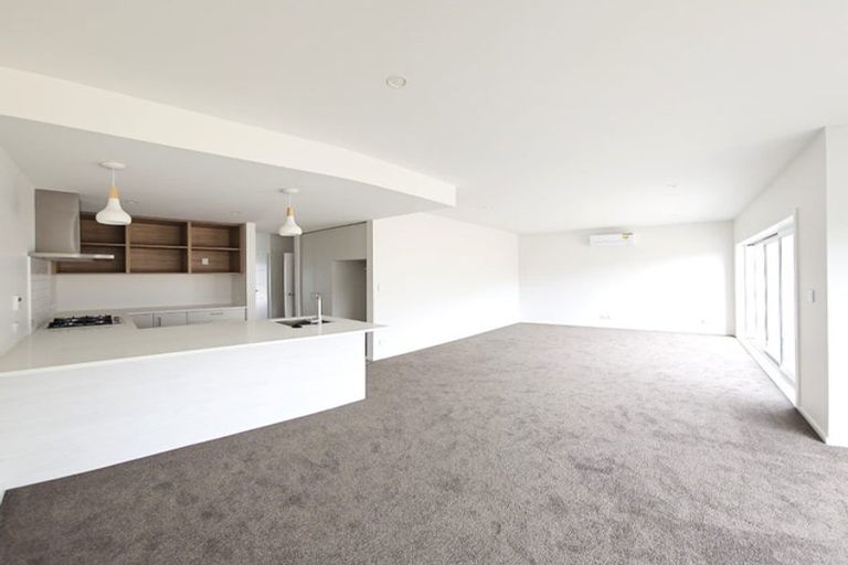 Photo of property in 81 Hokioi Drive, Kenepuru, Porirua, 5022