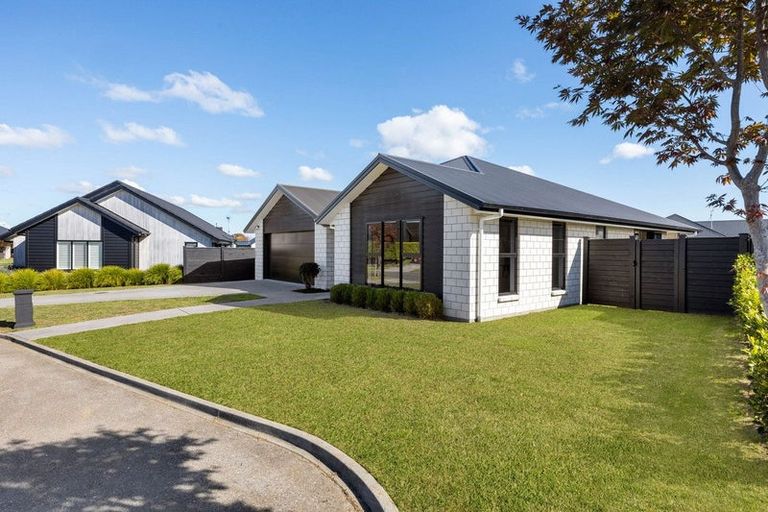 Photo of property in 12 Lewis Way, Cambridge, 3434