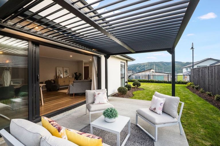 Photo of property in 11 Te Hoiere Street, Aotea, Porirua, 5024