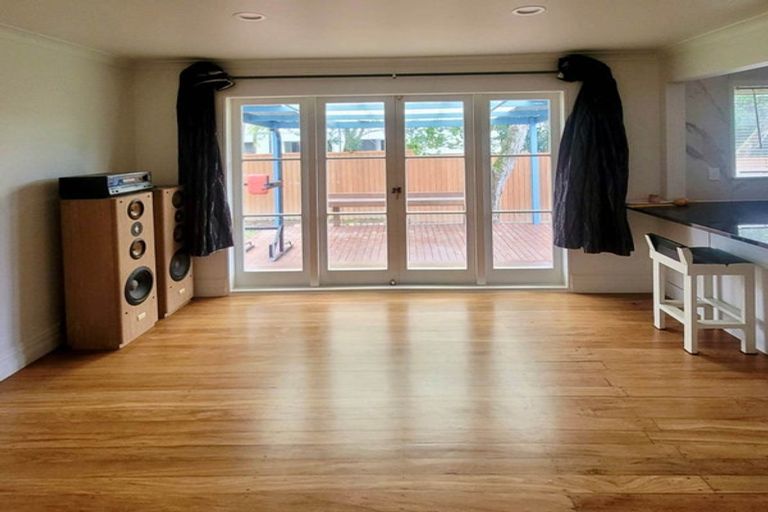 Photo of property in 1/110 Lynwood Road, New Lynn, Auckland, 0600