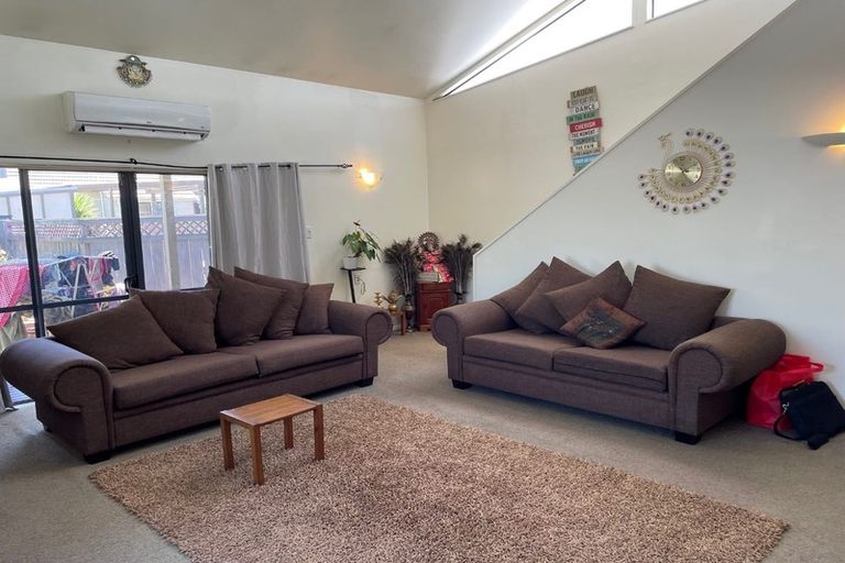 Photo of property in 2/136 Coronation Road, Papatoetoe, Auckland, 2025