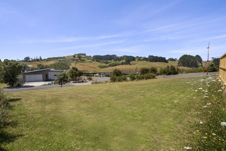 Photo of property in 1 Harakeke Place, Raglan, 3225