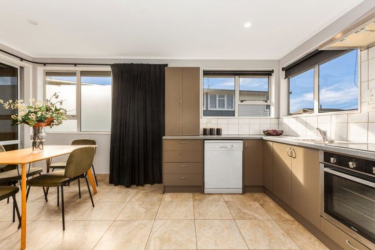 Photo of property in 13 Sombrero View, Ascot Park, Porirua, 5024