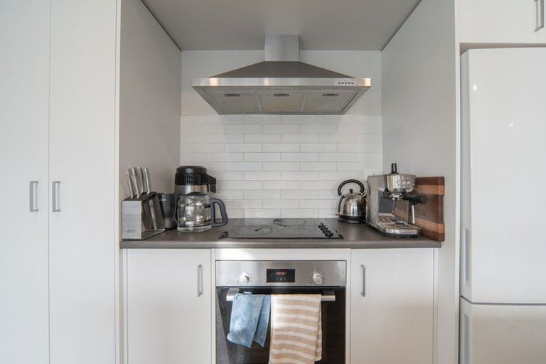 Photo of property in 12 Emmadale Lane, Hamilton East, Hamilton, 3216