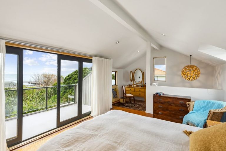 Photo of property in 5 Nuhaka Place, Paraparaumu Beach, Paraparaumu, 5032